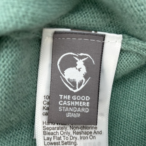 J. Crew Cashmere relaxed cropped V-neck sweater mint Seagram green S NWT BX459 - Picture 6 of 13